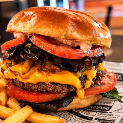 🍔🔥 CUATRO BURGERS NUEVAS. CUATRO MOTIVOS PARA VENIR CON HAMBRE.